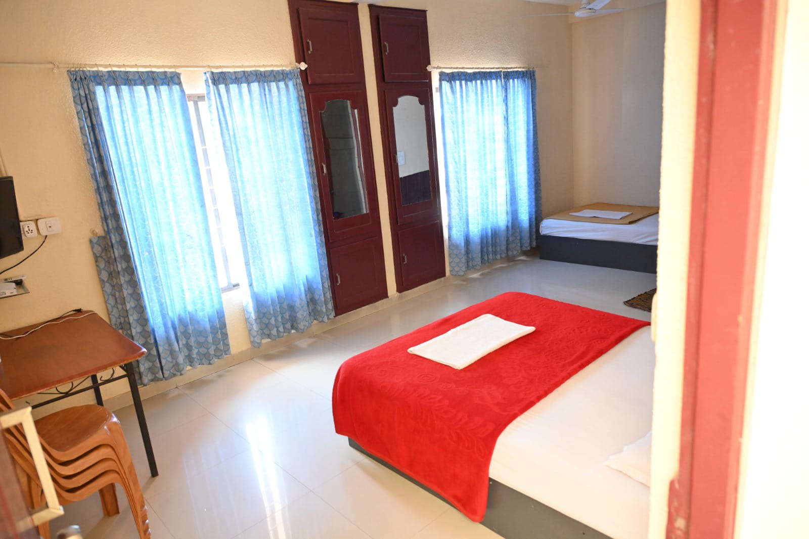 Orange Valley Rooms